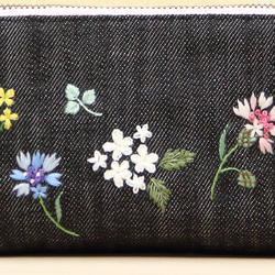 ペンケース　手刺繍　初夏の花 5枚目の画像