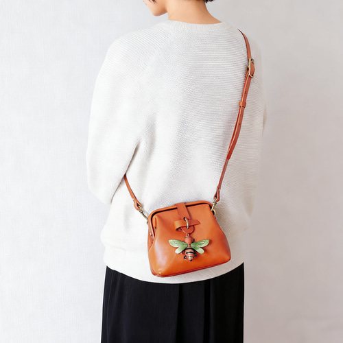 ミツバチ植タンニン鞣し牛革ショルダーバッグ斜め掛けミニバッグ