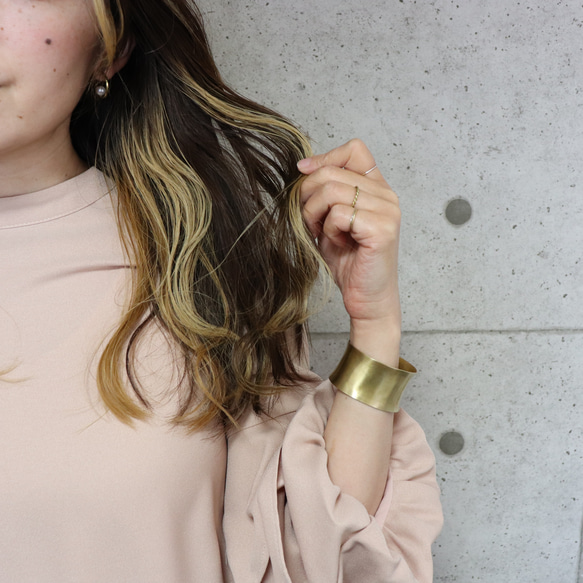 【kubire くびれ】3.0 ワイドバングル /幅30㎜ / 内反り/ 真鍮 16枚目の画像