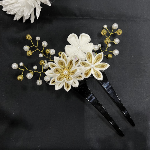 つまみ細工 バチ型かんざし 純白小枝 かんざし MU-ra_kanzashi