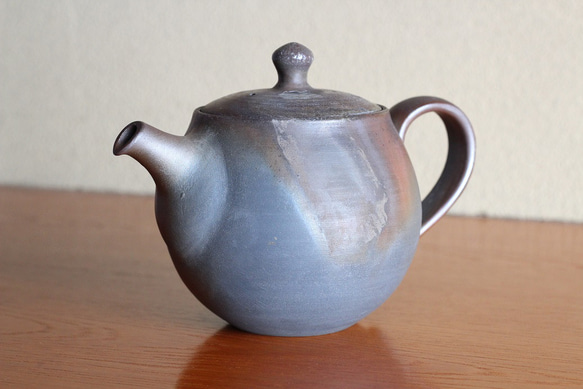備前焼の丸いかわいいティーポット（渋め） ポット・急須 備前焼 器