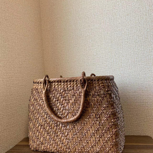 山葡萄かごバッグ　手作り　籠バッグ　三つ編み　内布あり 山葡萄 山葡萄籠バッグ 手作り 山葡萄かごバッグ 二重編み 内布