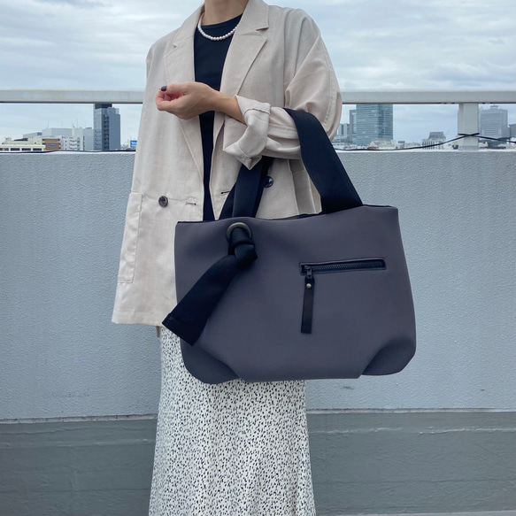 Mサイズ】A4収納可能＊ネオプレン調＊グレー オプションにて名入れ・斜