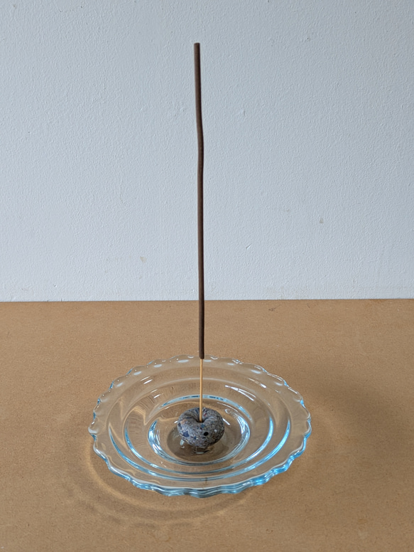 リラックスタイム　香立て『石に水』 1枚目の画像