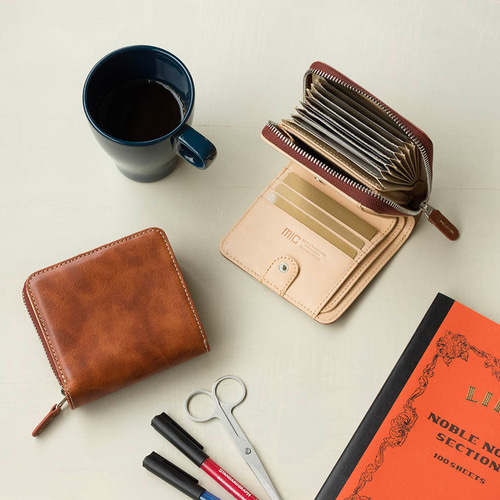 お値下げしました！長財布 刻印可】長財布並みの収納力を持つ大容量二つ折り財布！ ミニマルチ