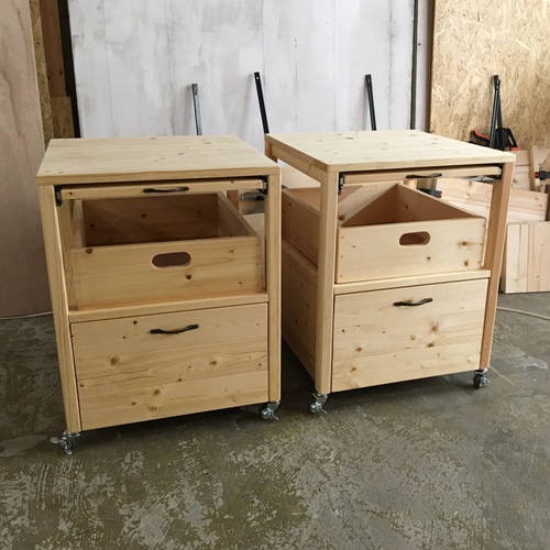 スライドテーブル付きの鳥かご台（無垢材版） チェスト・キャビネット