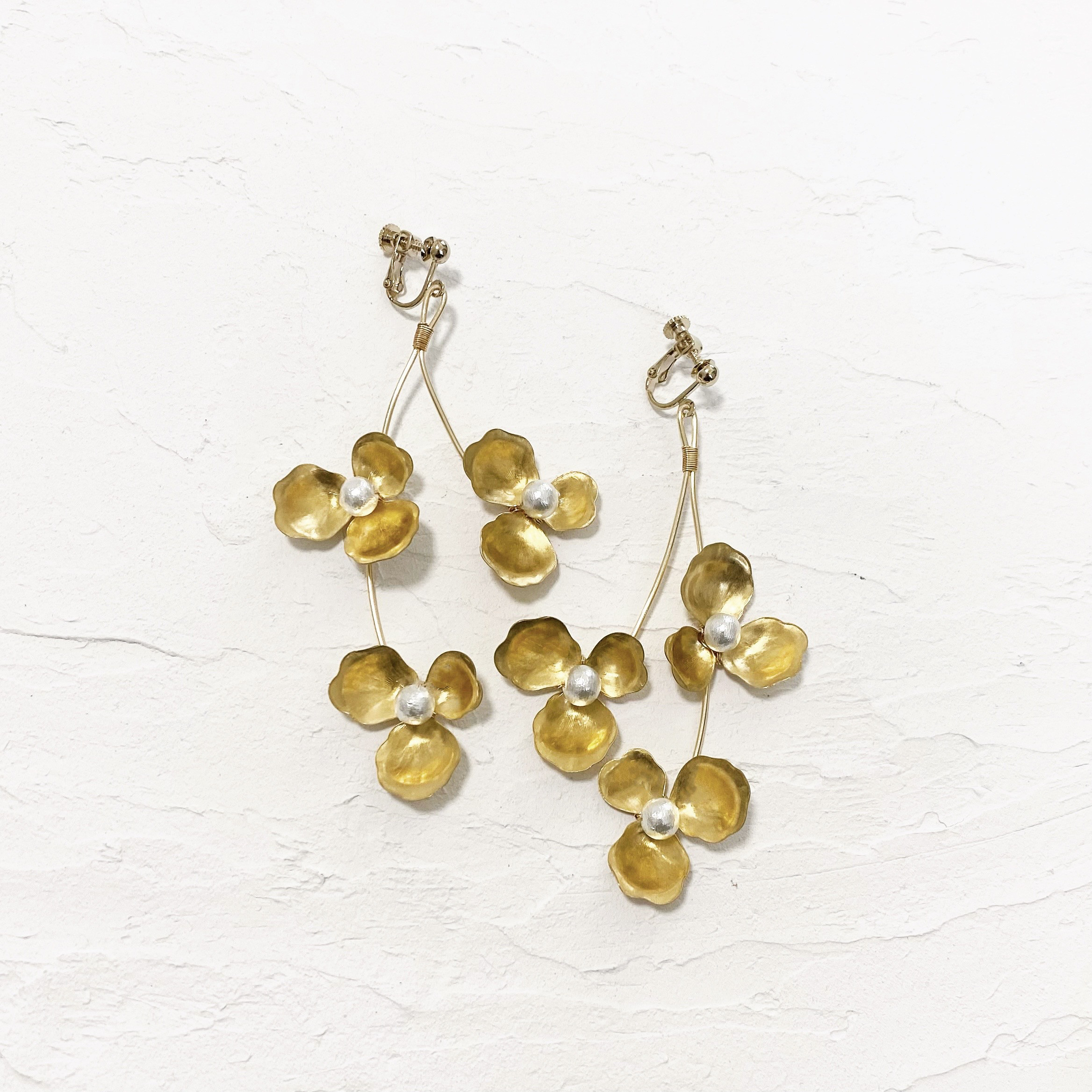 ブラスパーツシンプル花ロングイヤリング