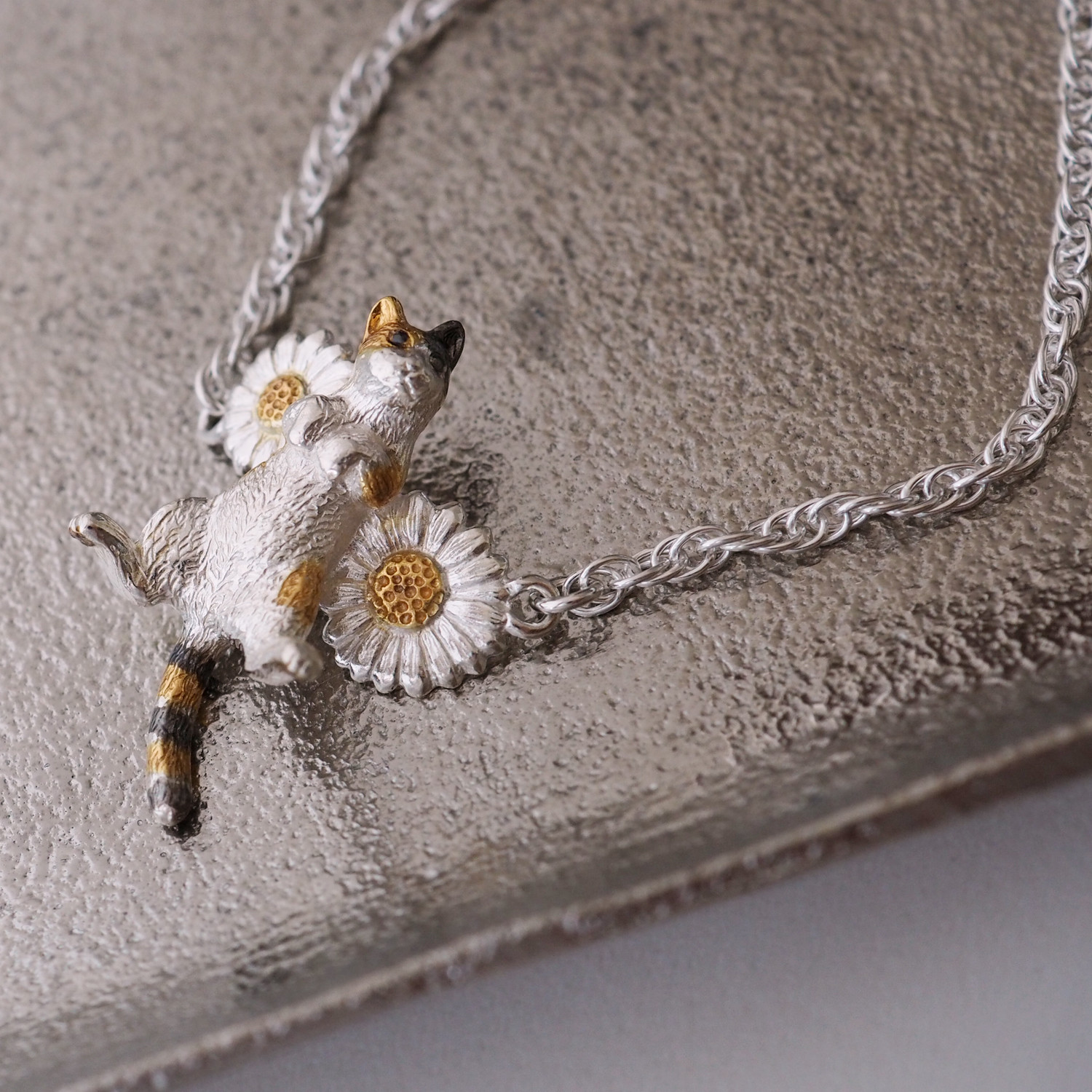 ごろん三毛猫ブレスレット