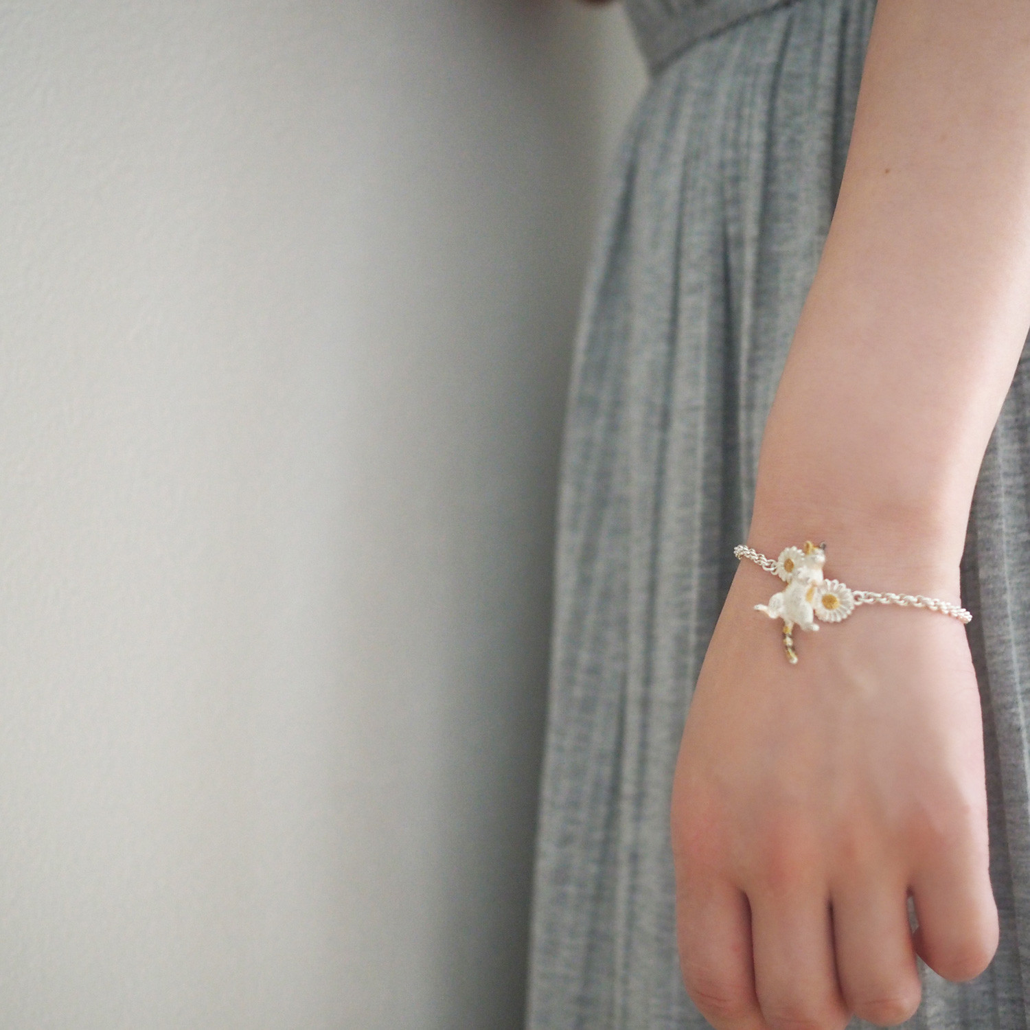 ごろん三毛猫ブレスレット