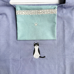 ねこの刺繍エコバック ハチワレ『クリーマ限定 』リバティふちどりポケット付き 3枚目の画像