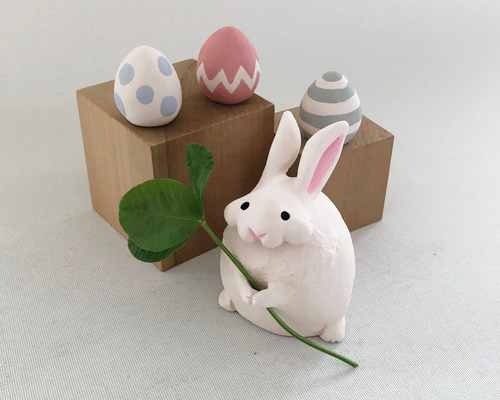 受注制作] イースターバニー（お月見うさぎ 素焼きのうさぎ 置物