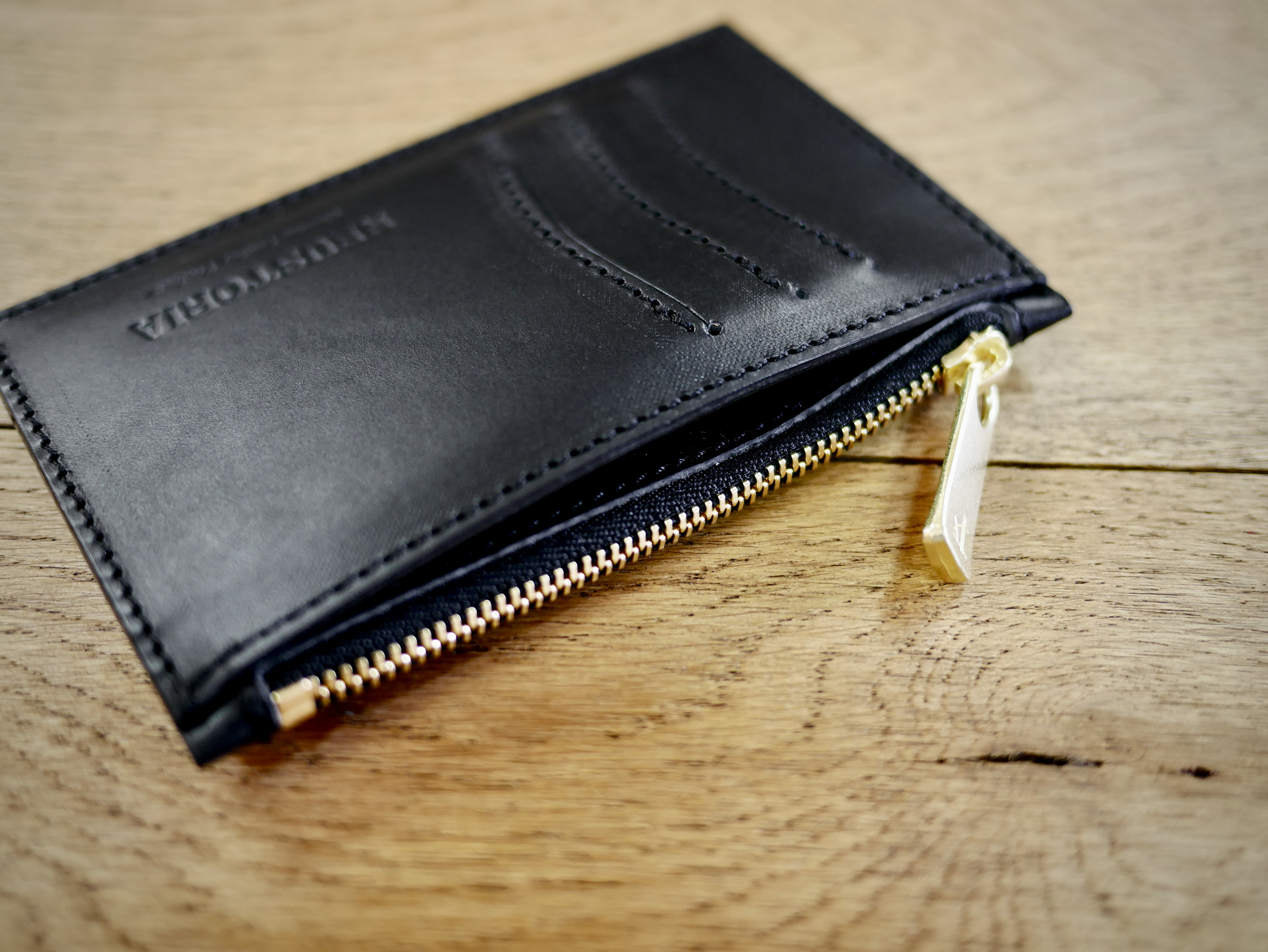 ミニマムウォレット　ブラック　イタリアンレザー ブッテーロとミネルバボックス