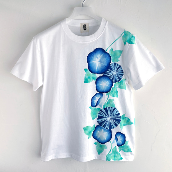 アサガオ柄手描きTシャツ ホワイト 手描きで描いた朝顔の花柄Tシャツ。 6枚目の画像