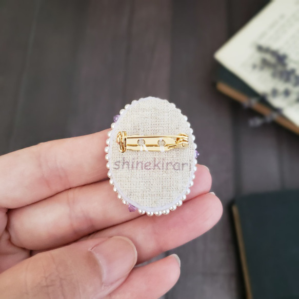 透明感の美しいパープルにラベンダー刺繍　　ブローチ 6枚目の画像