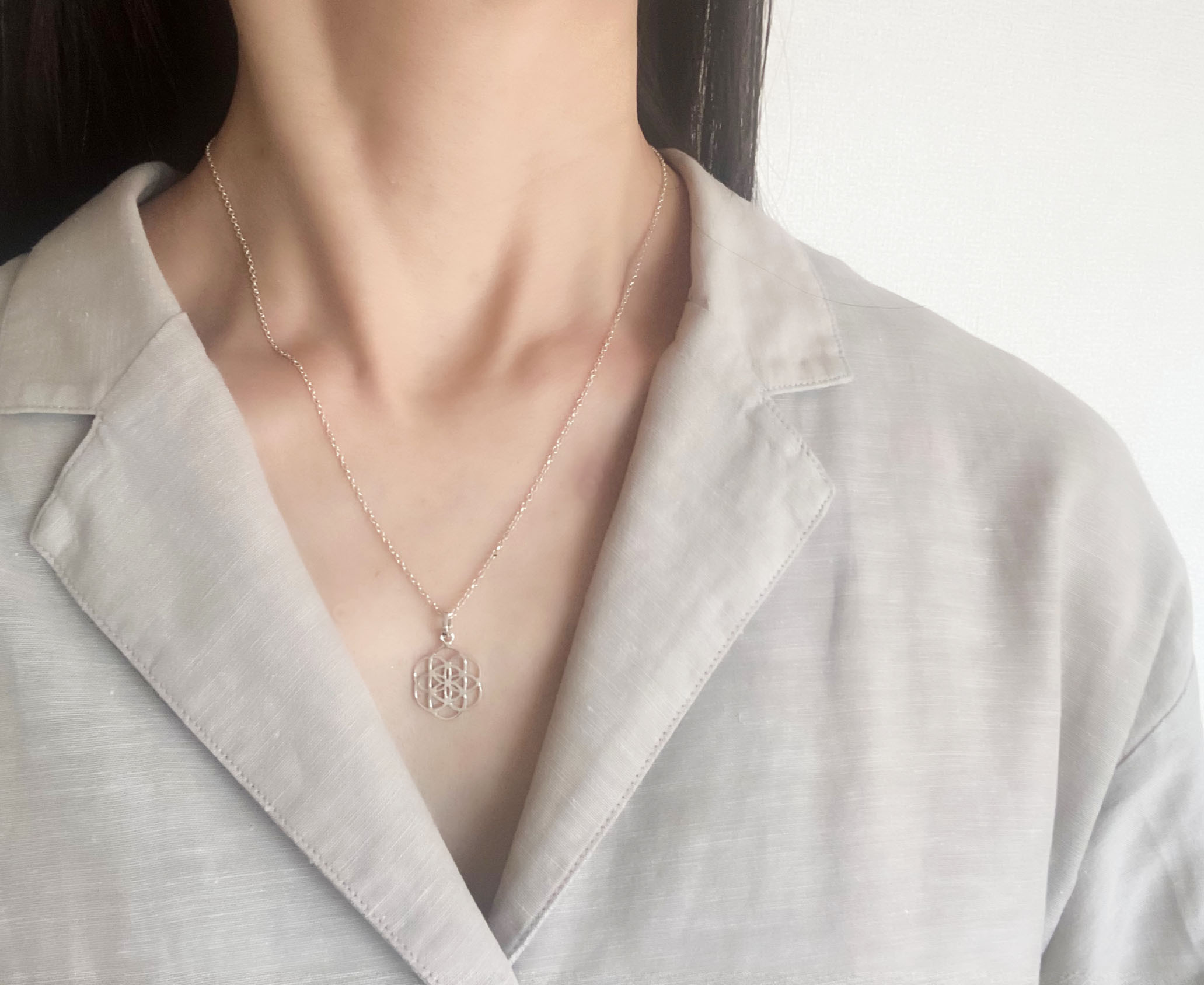 〔プラチナ加工〕真珠パール・神聖幾何学模様/シードオブライフのペンダント✼༺魂と調和、目醒め•*•ヒーリングエネルギー༻