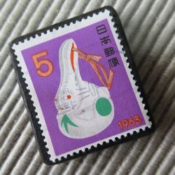 日本　アップサイクル切手ブローチ791 2枚目の画像