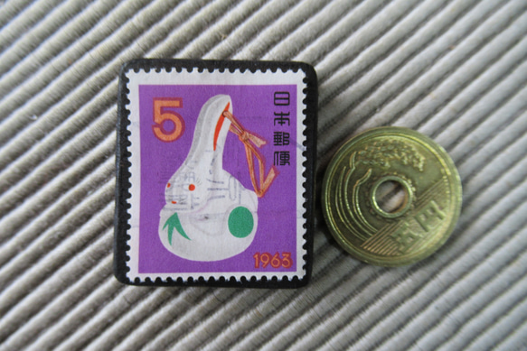 日本　アップサイクル切手ブローチ791 3枚目の画像
