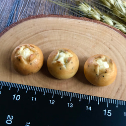 セサミちーずパン 3枚目の画像