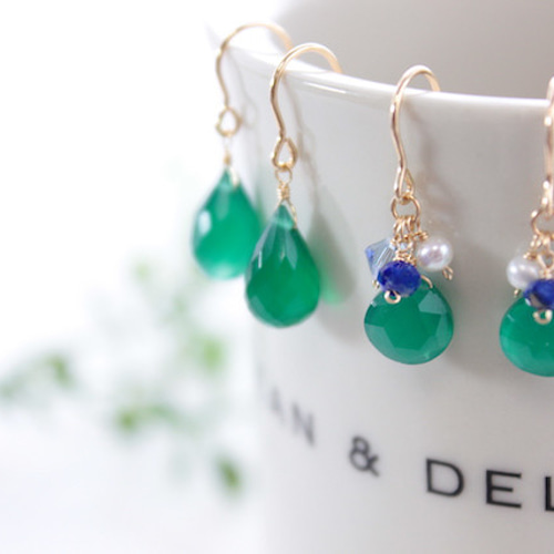 【はくとん( 'ω')ŧ‹\"ŧ‹\"】アップルグリーンカルセドニーイヤリング はくとん( ´ω´)ŧ‹ ŧ‹ 様専用】アップルグリーンカルセドニー