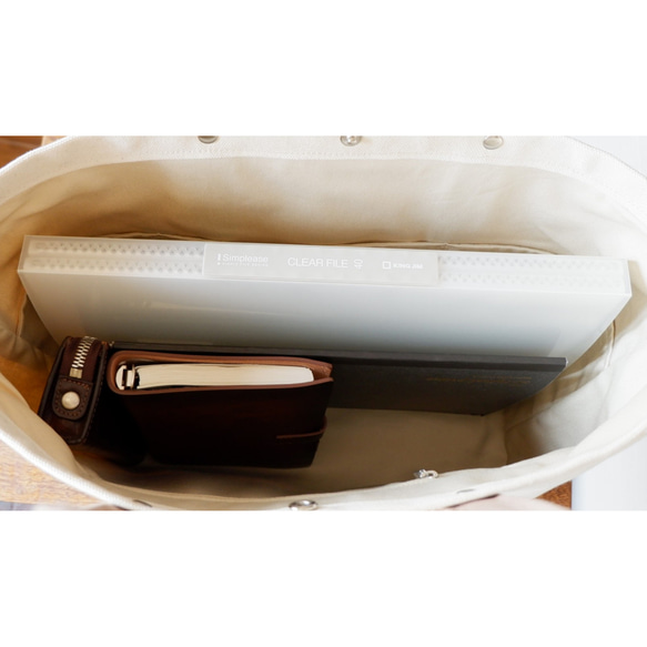 いつものきれいめトート/A4 ◇ 倉敷帆布◇ ライトベージュ×ブラック/ミディアムベージュ×ブラック 5枚目の画像