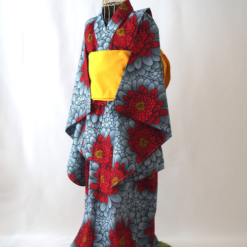 【新品ハンドメイド】アフリカ布　花火のような柄　浴衣　赤×黄×緑 新品ハンドメイド】アフリカ布 花火のような柄 浴衣 青×黄×赤