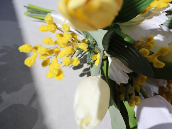【即日】春を運ぶミモザとチューリップのミニブーケ♡ 花言葉『感謝』 水のいらない アーティフィシャルフラワー 4枚目の画像