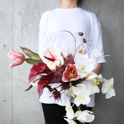 アームブーケ　ワイン　バーガンディ　ウェディングブーケ　造花　胡蝶蘭　カラー結婚 アームブーケワインバーガンディウェディングブーケ造花胡蝶蘭