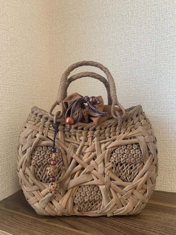 国産山葡萄 籠バッグ 内布付き 乱れ編み、花編み 巾着タイプ内布