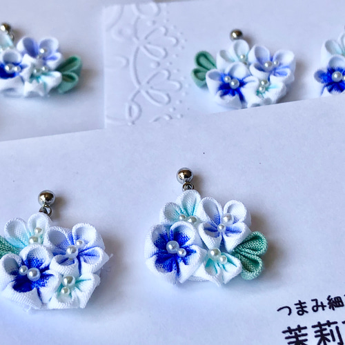 no.686 ブルー　ピアス　イヤリング　和風　つまみ細工　着物 no.686 ブルー ピアス イヤリング 和風 つまみ細工 着物 - メルカリ