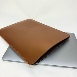 栃木レザーMacBook13〜16インチ用 縦型ケース② chocolate(新型Pro,Air M2対応可) 5枚目の画像