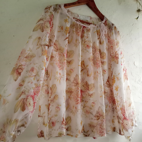 新品8,2万◆パリ◆ポールカ◆繊細＆優美なスモークピンク系シルクシフォンブラウス 新品8,2万◇パリ◇ポールカ◇繊細＆優美なスモークピンク系