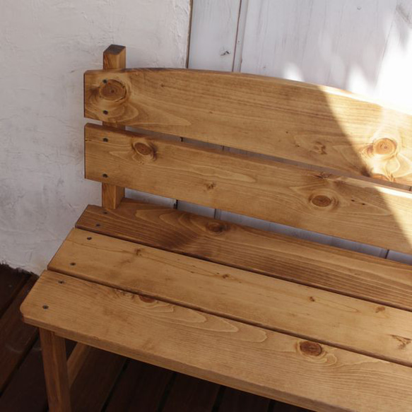 ガーデン ベンチ 木製 無垢材 ガーデンベンチ パイン材 ２色 庭 長椅子 カントリー チェア テラス バルコニー 8枚目の画像