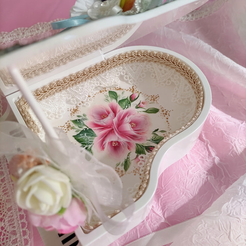 ☆彡白いグランドピアノをドレスアップ ♪ピアノの小物入れ＊薔薇 