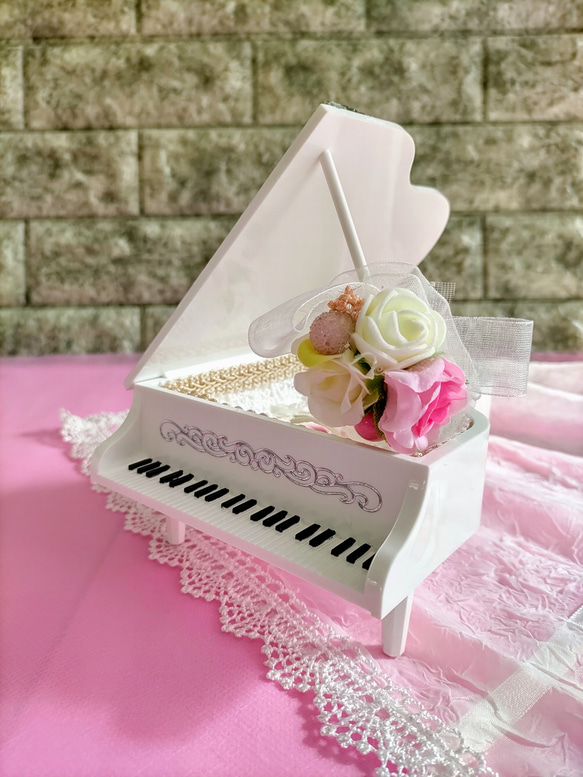 ☆彡白いグランドピアノをドレスアップ ♪ピアノの小物入れ＊薔薇＊トールペイント＆デコレーション＊ 4枚目の画像