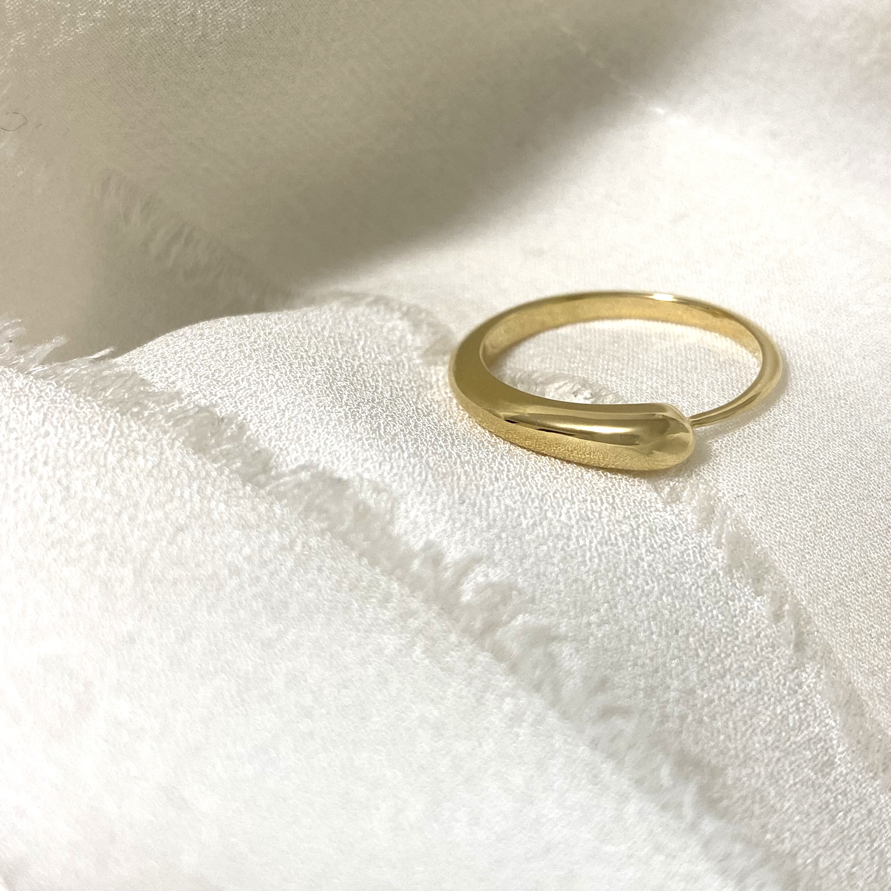 K18YG Brigid アシンメトリーリング　-優しさと強さのハーモニー-