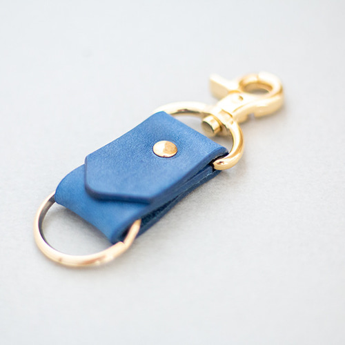 刻印できます】！革にこだわったレザーの キーホルダー