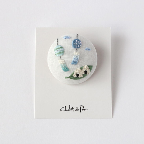 朝の風鈴とおにぎり 手刺繍ブローチ ブローチ Chalet de Pon 通販