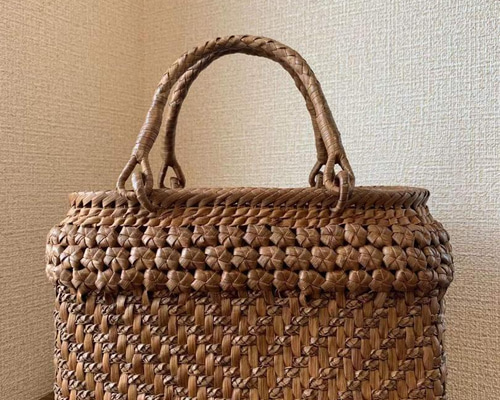 山葡萄 山葡萄籠バッグ 手作り 山葡萄かごバッグ 花編み、三つ