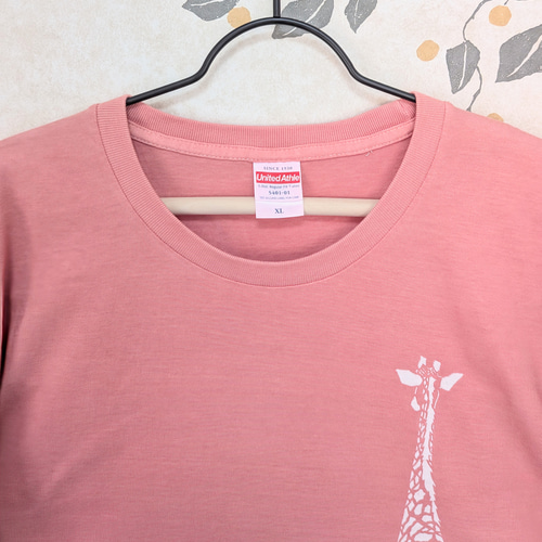 型染めXLサイズ動物Tシャツ(男女兼用) ～きりんの親子