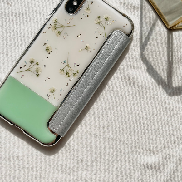 バイカラーかすみ草　全機種対応　スマホリング　13 12mini SE2 7 8 11 X 12 押し花スマホケース 4枚目の画像