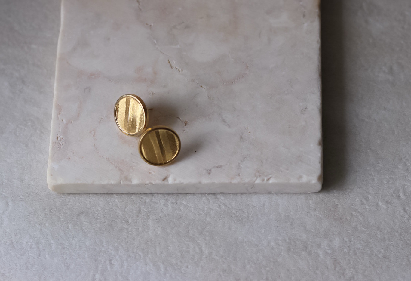 wave coin 14kgfピアス / ニッケルフリーイヤリング（アレルギー対応）