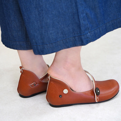 不須動手綁鞋帶就能輕鬆穿脫，魔法般的鞋子 磁吸鞋 日本製 (KAYAK)【接單後製作：40天】 第1張的照片