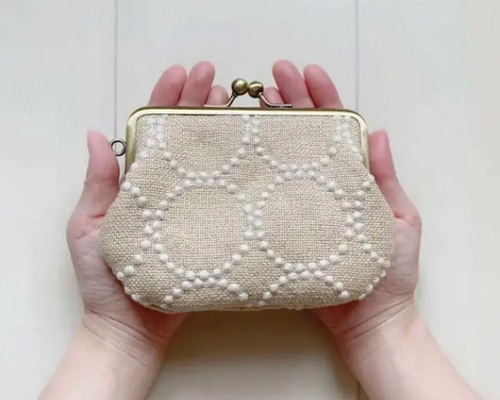 ミナペルホネン　タンバリン　ベージュ　ハンドメイド　がま口　コインケース　ポーチ 41479669118dbc70fcd5f46d684505