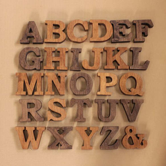 【送料無料】アルファベット オブジェ・無垢材・自立タイプ・Ｌサイズ(高さ約8cm基準) イニシャル ウエディング 木製 12枚目の画像