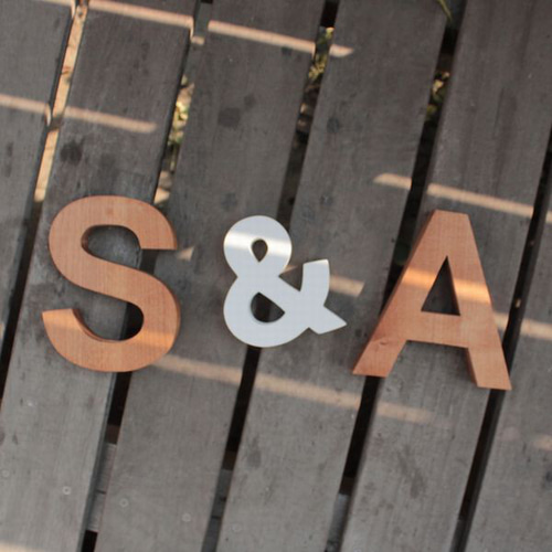 アルファベット オブジェ・無垢材・ゴシック体｜イニシャル