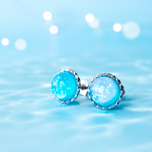 色が変わる 海色ひと粒ピアス(イヤリング) ocean blue ブルー 夏