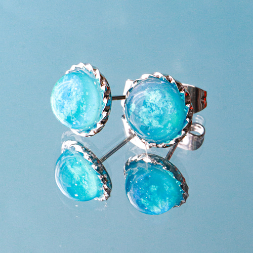 色が変わる 海色ひと粒ピアス(イヤリング) ocean blue ブルー 夏