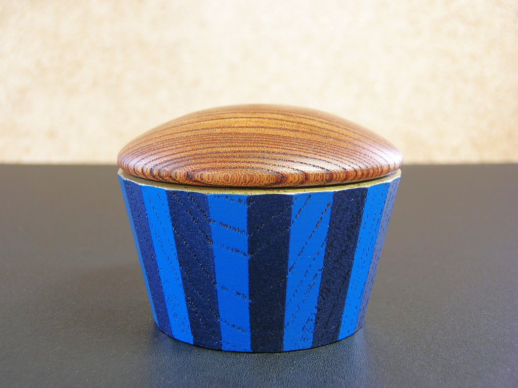 小さな蓋物”マフィン”／24角・青紺ストライプ