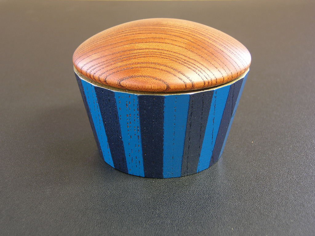 小さな蓋物”マフィン”／24角・青紺ストライプ