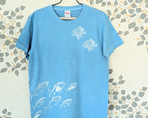 青色の魚イラストTシャツ 1a2fc7699fd8717163a2dc53398969